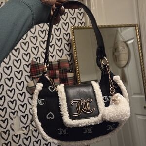 (SOLD ON DEPOP) Juicy Couture Black and White Sherpa HOBO Shoulder Bag